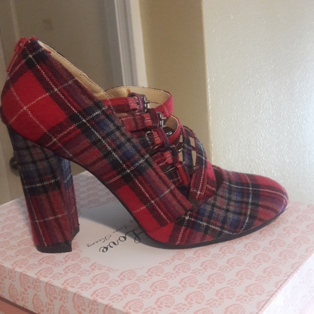 👠NWT👠Red and black heels